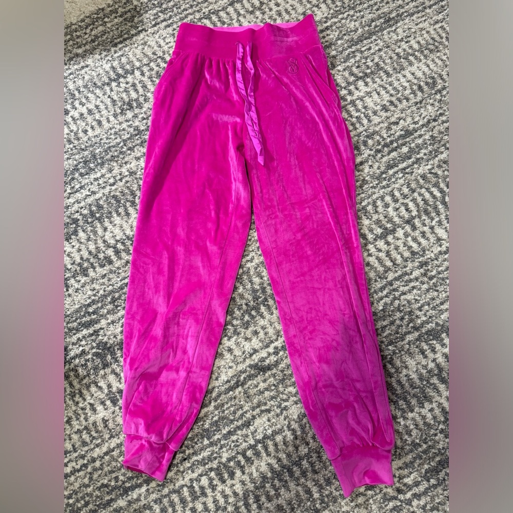 victoria’s secret pink velvet track pant, no tag but never worn
